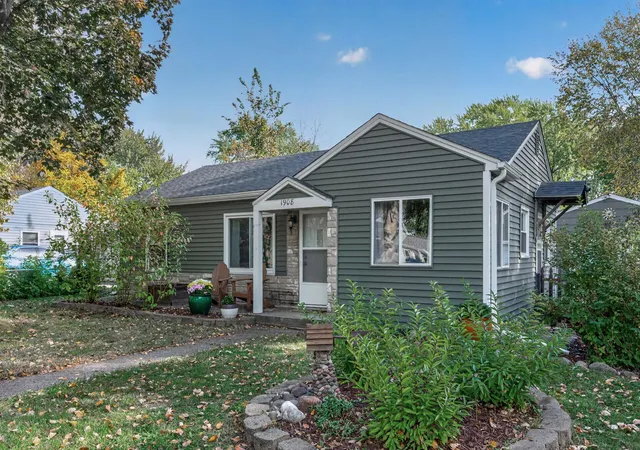 Photo 1 of Single family home for sale at 1908 Kathleen Dr, Saint Paul, MN 55118 | MLS# 7154805 | Listing updated on 2026-10-16