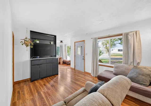 Photo 3 of Single family home for sale at 1908 Kathleen Dr, Saint Paul, MN 55118 | MLS# 7154805 | Listing updated on 2026-10-16