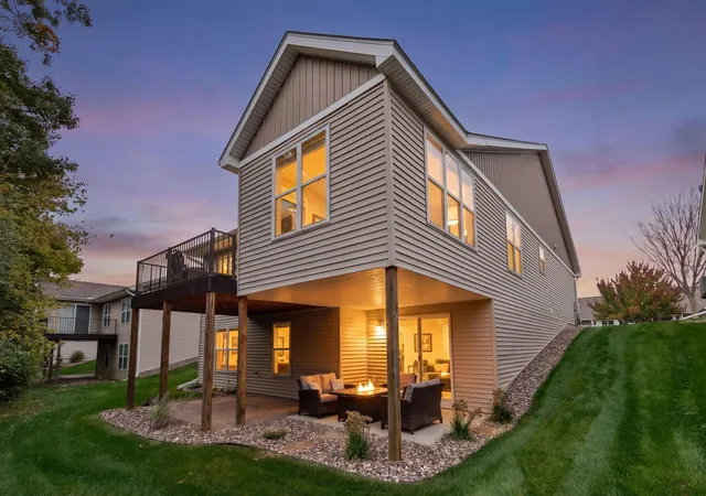 Photo 2 of Single family home for sale at 832 Aurora Cir, Red Wing, MN 55066 | MLS# 7154813 | Listing updated on 2026-10-06