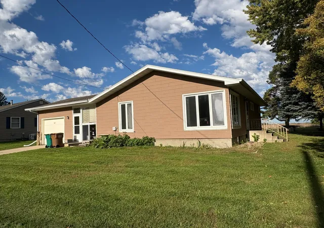 Photo 2 of Single family home for sale at 301 Washington Ave, Alden, MN 56009 | MLS# 7154838 | Listing updated on 2026-10-21