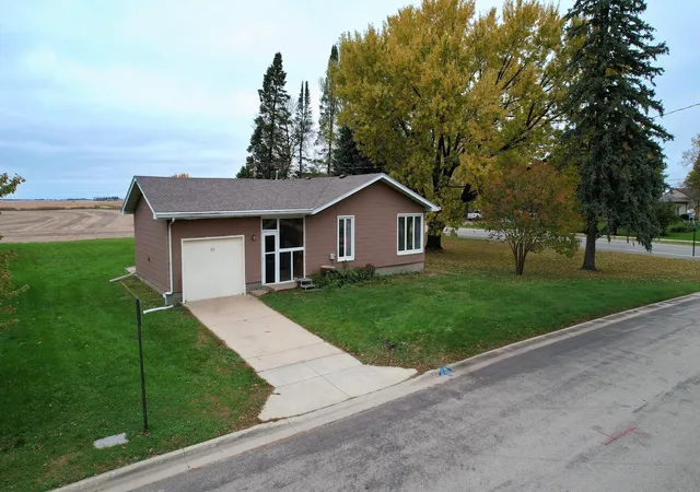 Photo 3 of Single family home for sale at 301 Washington Ave, Alden, MN 56009 | MLS# 7154838 | Listing updated on 2026-10-21