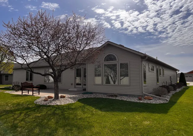 Photo 2 of Single family home for sale at 5723 Glenview Ln, Saint Cloud, MN 56303 | MLS# 7154850 | Listing updated on 2026-10-07