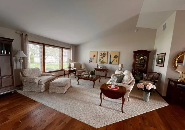 Photo 3 of Single family home for sale at 5723 Glenview Ln, Saint Cloud, MN 56303 | MLS# 7154850 | Listing updated on 2026-10-07