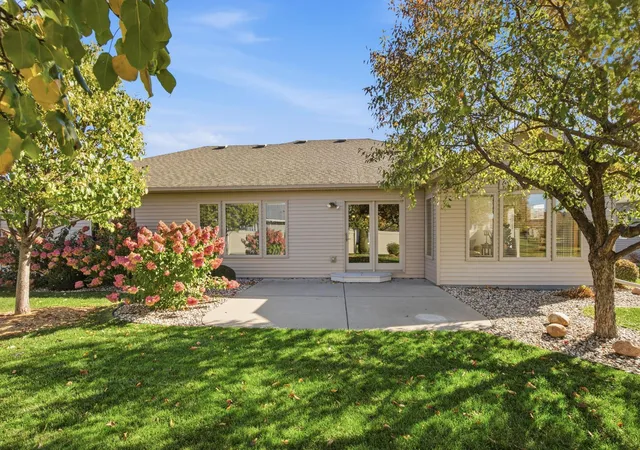 Photo 3 of Single family home for sale at 5723 Glenview Ln, Saint Cloud, MN 56303 | MLS# 7154850 | Listing updated on 2026-10-20