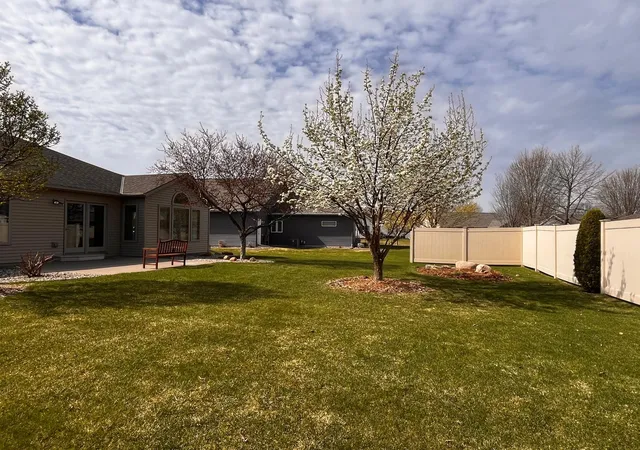 Photo 3 of Single family home for sale at 5723 Glenview Ln, Saint Cloud, MN 56303 | MLS# 7154850 | Listing updated on 2026-10-05