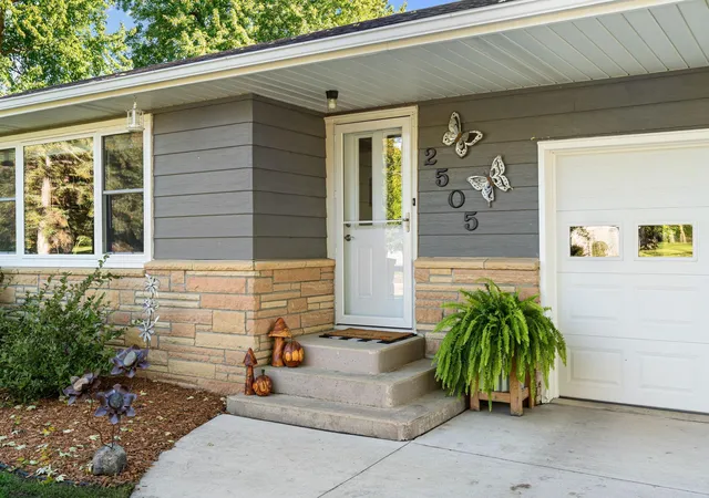 Photo 3 of Single family home for sale at 2505 16th Avenue SW, Austin, MN 55912 | MLS# 7154867 | Listing updated on 2026-10-10