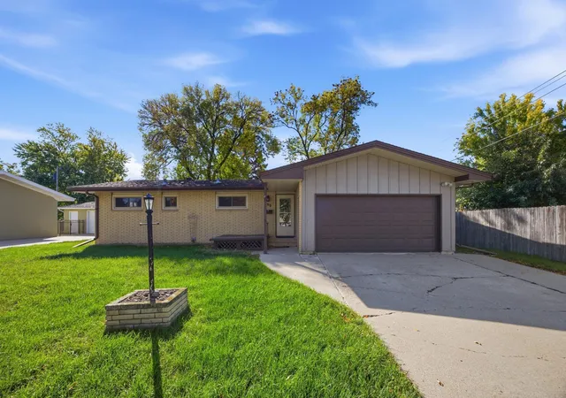 Photo 3 of Sale Pending at 90 Cedar Ave N, Fargo, ND 58102 | MLS# 7154879 | Listing updated on 2026-10-08