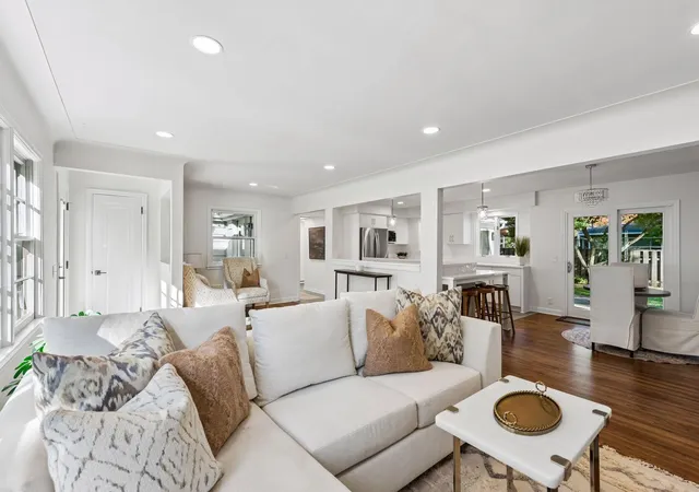 Photo 2 of Single family home for sale at 3525 The Mall, Minnetonka, MN 55345 | MLS# 7154886 | Listing updated on 2026-10-21
