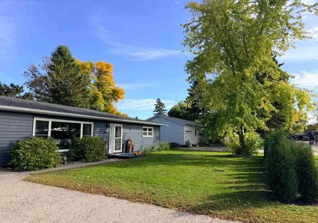 Photo 1 of Single family home for sale at 1318 Sunny St, Crookston, MN 56716 | MLS# 7154893 | Listing updated on 2026-10-05