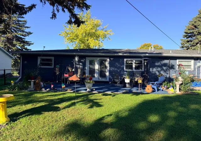 Photo 2 of Single family home for sale at 1318 Sunny St, Crookston, MN 56716 | MLS# 7154893 | Listing updated on 2026-10-05