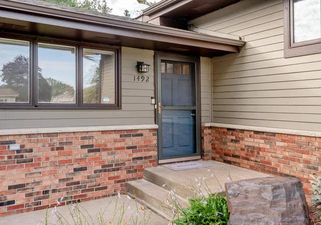 Photo 2 of Single family home for sale at 1492 Red Cedar Rd, Saint Paul, MN 55121 | MLS# 7154902 | Listing updated on 2026-10-08