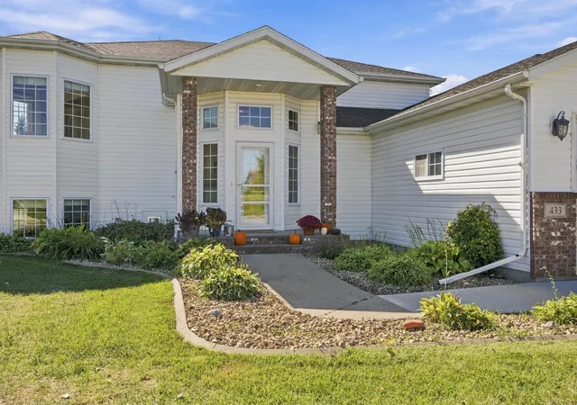 Photo 3 of Single family home for sale at 433 Prescott Ln, West Fargo, ND 58078 | MLS# 7154905 | Listing updated on 2026-10-05