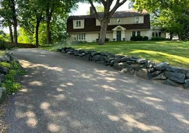 Photo 1 of Single family home for sale at 435 Far Hl Rd, Wayzata, MN 55391 | MLS# 7154914 | Listing updated on 2026-10-09