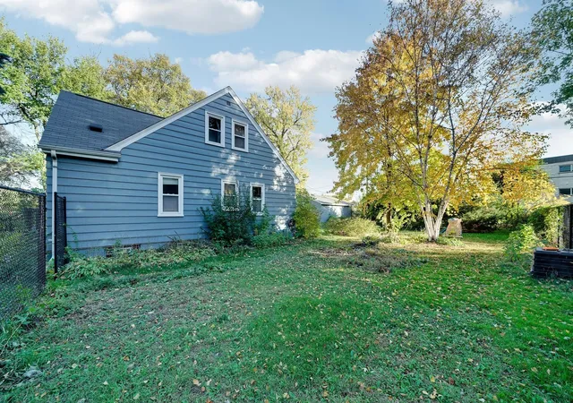 Photo 2 of Single family home for sale at 1762 Hoyt Ave E, Saint Paul, MN 55106 | MLS# 7154949 | Listing updated on 2026-10-27