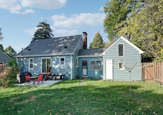 Photo 4 of Single family home for sale at 1762 Hoyt Ave E, Saint Paul, MN 55106 | MLS# 7154949 | Listing updated on 2026-10-27