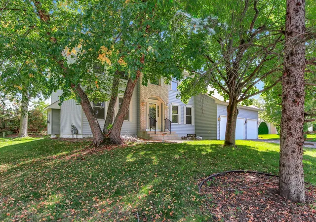 Photo 2 of Single family home for sale at 5570 Wood Duck Ct, Shoreview, MN 55126 | MLS# 7154952 | Listing updated on 2026-10-11