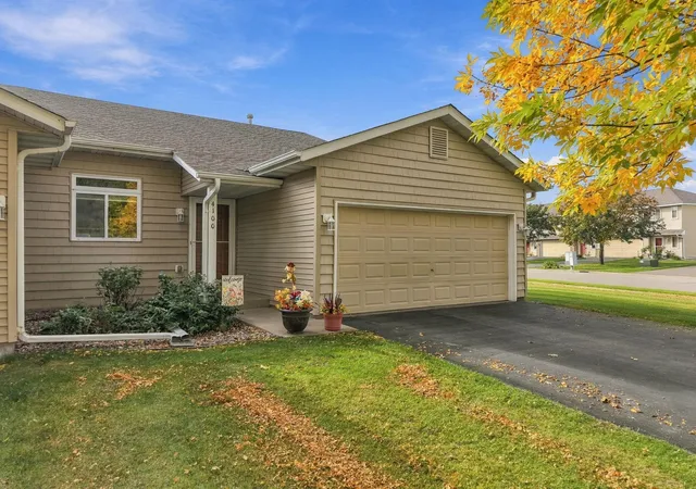 Photo 3 of Single family home for sale at 4100 Jarmann Ln, Shakopee, MN 55379 | MLS# 7154957 | Listing updated on 2026-10-10
