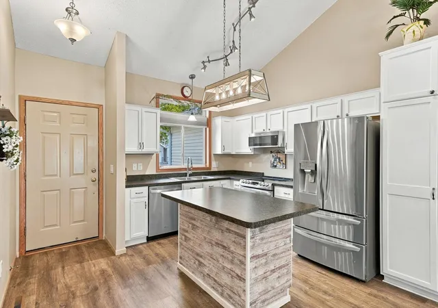 Photo 4 of Single family home for sale at 4100 Jarmann Ln, Shakopee, MN 55379 | MLS# 7154957 | Listing updated on 2026-10-10