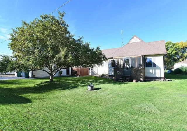 Photo 3 of Single family home for sale at 309 1st Avenue E, Abercrombie, ND 58001 | MLS# 7154966 | Listing updated on 2026-10-05
