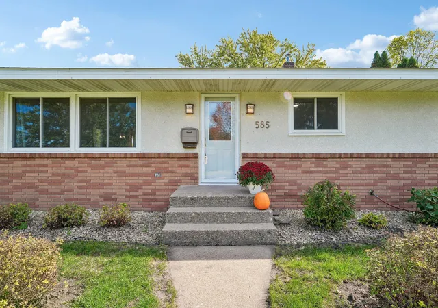 Photo 3 of Single family home for sale at 585 9th Street N, Bayport, MN 55003 | MLS# 7154973 | Listing updated on 2026-10-09