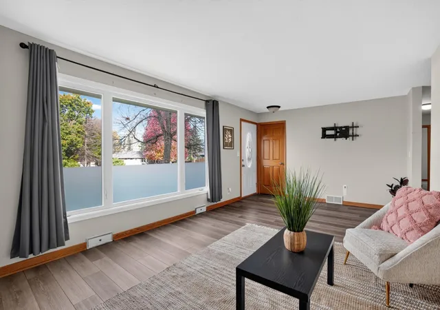 Photo 4 of Single family home for sale at 1809 Jefferson Rd, Northfield, MN 55057 | MLS# 7154982 | Listing updated on 2026-10-30