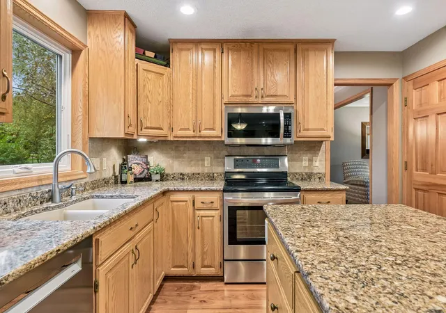 Photo 4 of Sale Pending at 1440 Clippership Bay, Saint Paul, MN 55125 | MLS# 7154986 | Listing updated on 2026-10-26