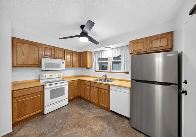 Listing Photo 1 - Condo for sale in building located at 1903 Greenview Pl SW, Rochester, MN 55902 - Unit #1
