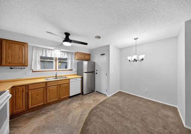 Photo 3 of Condo for sale at 1903 Greenview Pl SW #1, Rochester, MN 55902 | MLS# 7155007 | Listing updated on 2026-10-05