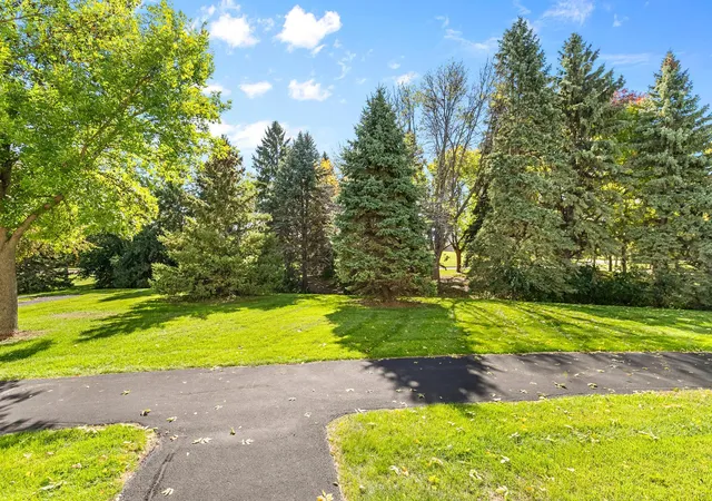 Photo 4 of Single family home for sale at 13035 Durum Ct, Eden Prairie, MN 55347 | MLS# 7155009 | Listing updated on 2026-10-06
