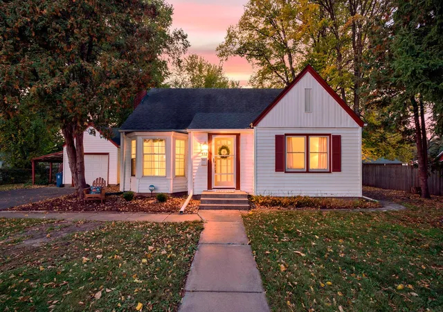 Photo 1 of Single family home for sale at 532 W Broadway Ave, Forest Lake, MN 55025 | MLS# 7155015 | Listing updated on 2026-10-20