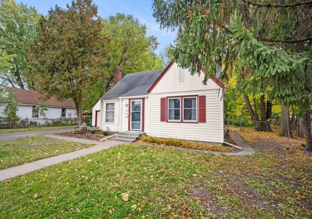 Photo 2 of Single family home for sale at 532 W Broadway Ave, Forest Lake, MN 55025 | MLS# 7155015 | Listing updated on 2026-10-20
