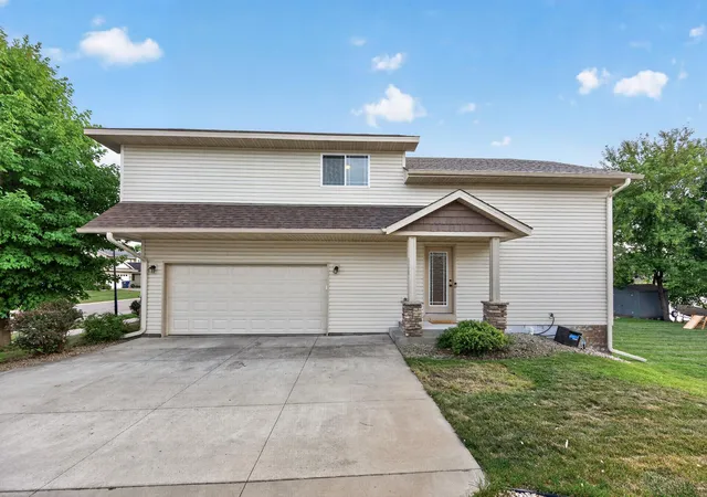 Photo 2 of Single family home for sale at 9379 Goodrich Dr, Monticello, MN 55362 | MLS# 7155018 | Listing updated on 2026-10-06