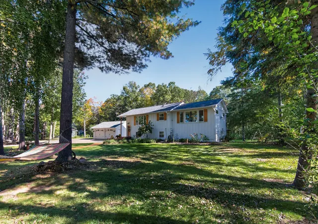 Photo 3 of Single family home for sale at 12167 Panama Ave N, Stillwater, MN 55082 | MLS# 7155021 | Listing updated on 2026-10-06
