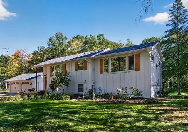 Photo 4 of Single family home for sale at 12167 Panama Ave N, Stillwater, MN 55082 | MLS# 7155021 | Listing updated on 2026-10-06