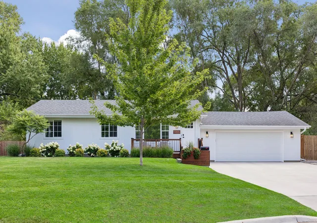 Photo 2 of Single family home for sale at 10835 York Ave S, Bloomington, MN 55431 | MLS# 7155022 | Listing updated on 2026-10-26