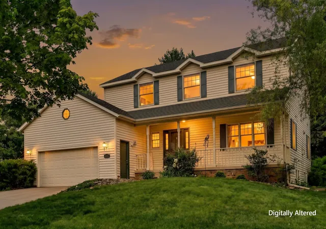 Photo 1 of Single family home for sale at 1915 Folwell Dr Sw, Rochester, MN 55902 | MLS# 7155029 | Listing updated on 2026-10-09