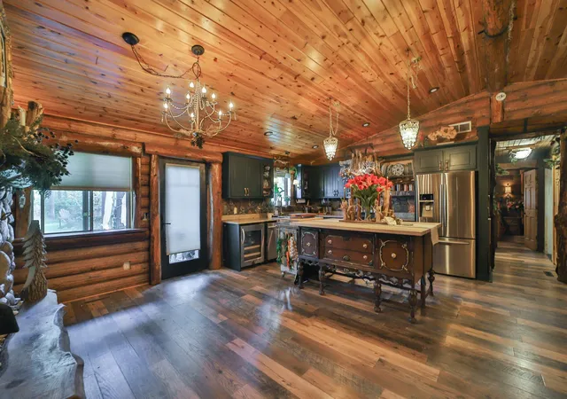 Photo 2 of Single family home for sale at 33726 Vista Dr, Crosslake, MN 56442 | MLS# 7155030 | Listing updated on 2026-10-10