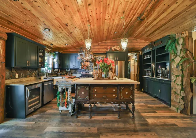 Photo 4 of Single family home for sale at 33726 Vista Dr, Crosslake, MN 56442 | MLS# 7155030 | Listing updated on 2026-10-10