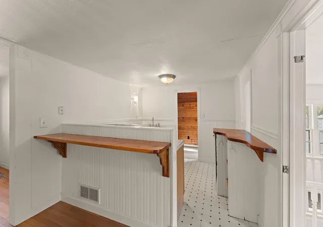Photo 4 of Single family home for sale at 415 Chestnut St E, South Saint Paul, MN 55075 | MLS# 7155033 | Listing updated on 2026-10-08