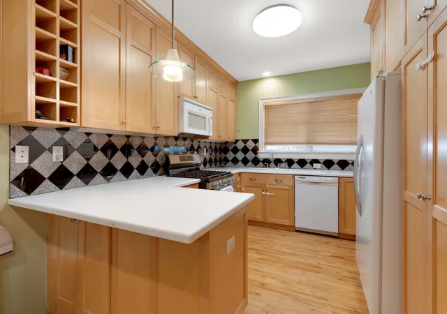 Photo 4 of House for sale at 3013 James Ave S, Minneapolis, MN 55408 | MLS# 7155042 | Listing updated on 2026-10-06