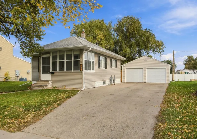 Photo 2 of Single family home for sale at 47 Center St, West Fargo, ND 58078 | MLS# 7155046 | Listing updated on 2026-10-09