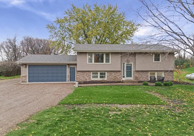 Photo 2 of Single family home for sale at 9808 Lily Pond Ln, Hamel, MN 55340 | MLS# 7155058 | Listing updated on 2026-10-29