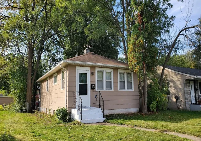 Single family home for sale at 2128 Bush Ave E, Saint Paul, MN 55119 | MLS# 7155059