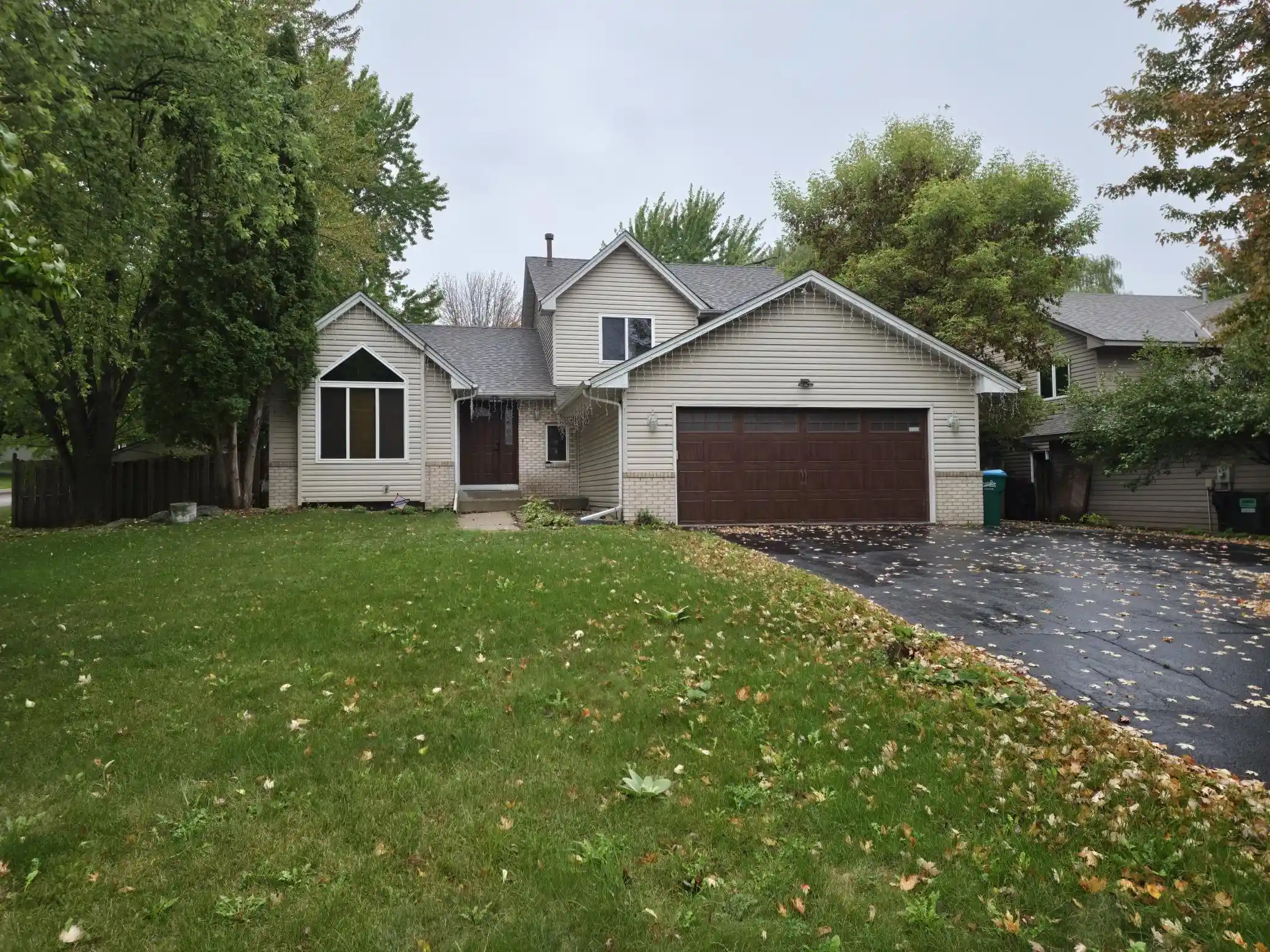 Photo 1 of Single family home for sale at 1621 Knox Cir, Burnsville, MN 55337 | MLS# 7155061 | Listing updated on 2026-10-15