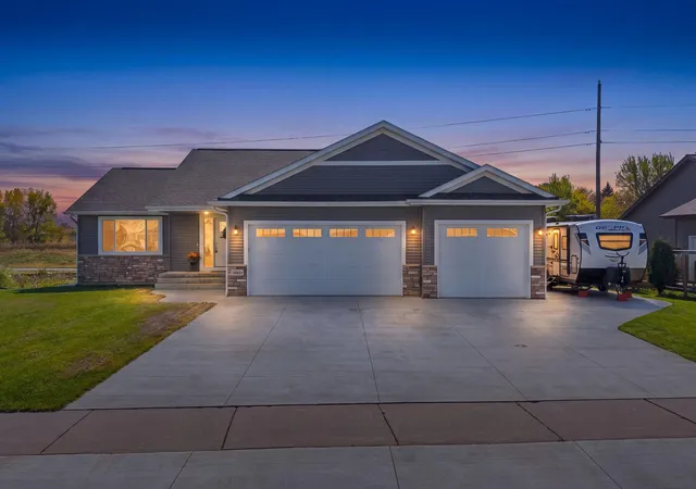 Photo 1 of Single family home for sale at 11411 Latham Ln, Chisago City, MN 55013 | MLS# 7155066 | Listing updated on 2026-10-09