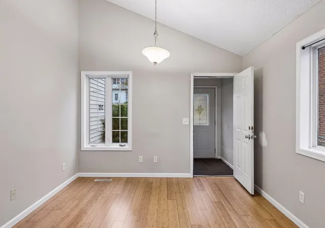 Photo 3 of Single family home for sale at 297 Morton St E, Saint Paul, MN 55107 | MLS# 7155070 | Listing updated on 2026-10-20