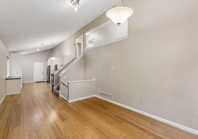 Photo 3 of Single family home for sale at 297 Morton St E, Saint Paul, MN 55107 | MLS# 7155070 | Listing updated on 2026-10-20