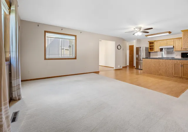 Photo 3 of Single family home for sale at 425 Fieldcrest Ln, Sartell, MN 56377 | MLS# 7155073 | Listing updated on 2026-10-06