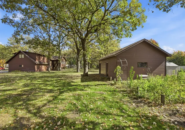 Photo 3 of Single family home for sale at 504 Greenview Ct, Sartell, MN 56377 | MLS# 7155090 | Listing updated on 2026-10-09