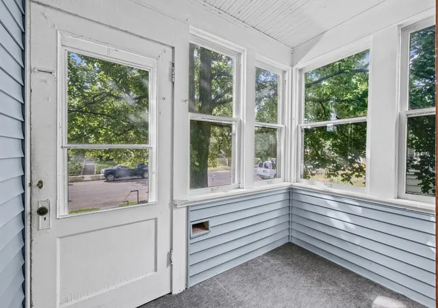 Photo 4 of Single family home for sale at 1227 Thomas Ave, Saint Paul, MN 55104 | MLS# 7155091 | Listing updated on 2026-10-08